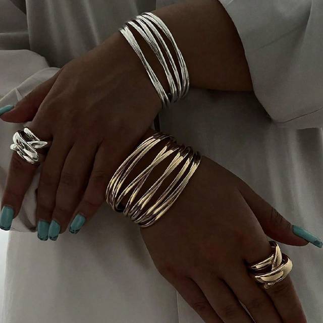 SHEIN 1 Multi-Layer Steel Wire Warp Knitted Bracelet, Adjustable Wide Opening Thick Sleeve Bracelet, Gold And Rose Gold And Silver Bracelet