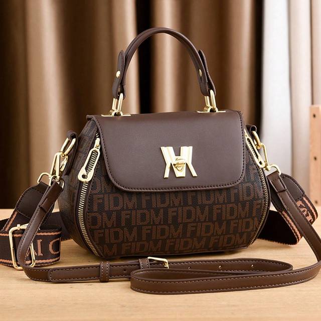 SHEIN Fashionable New Style Lady Handbag With Alphabet Pattern For Office & Career Use, Mother Day Gifts, Mom Gifts, Mommy&#39;s Essentials, Mommy Bag For Going