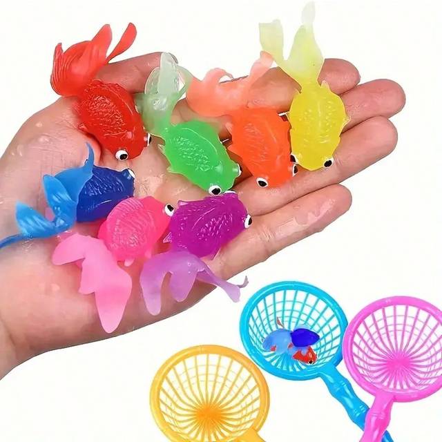 SHEIN 15pcs Floating Simulation Soft Rubber Goldfish Toy For Indoor And Outdoor Water Games, Summer Party Decor Supplies, Battery-Free (Color Random),Sensor