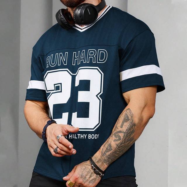 Manfinity Boyfriend Style Men&#39;s Letter Stripe Printed V-Neck Short Sleeve Casual Sports T-Shirt Basic T Shirt Basketball Jersey Boyfriend Style Men Boyfriend St