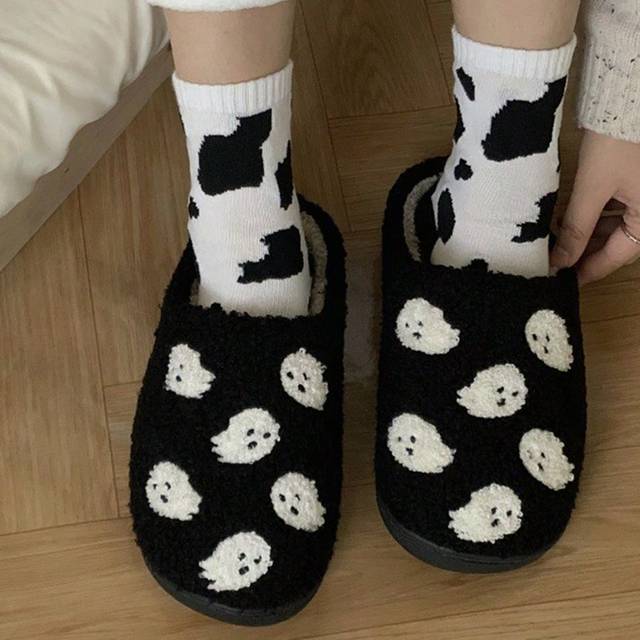 SHEIN New Halloween Ghost, Pumpkin, Cobweb, Lollipop Cartoon Plush Slippers, Warm Indoor Couples Winter Anti-Slip Soft Sole Slippers