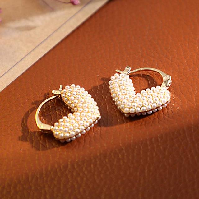 SHEIN 1pair Cute Heart Shaped Rice Beads Earrings For Women, Unique Design Fashionable Earrings With A Sense Of Luxury Valentines