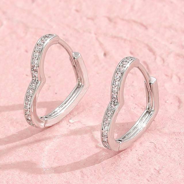 SHEIN 1pair Minimalist Copper Cubic Zirconia Heart Hoop Earring For Girls Exquisite Party Earrings For Birthday Gift For Daily Life