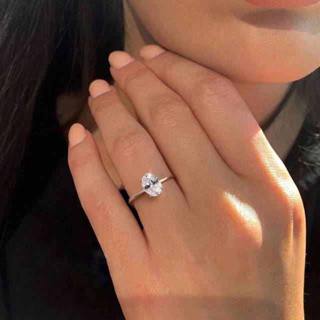 SHEIN 1PC Fashion Sparkle 1 Carat Oval Engagement Cubic Zirconia Ring Wedding Band For Women Girls S925 Sterling Silver Promise Ring Eternity Ring Fine Ladi