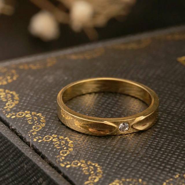 SHEIN 1pc Stainless Steel Unique Design Minimalist Love-Only Diamond Ring, 18K Gold Plated, Adorned With Double Arrows And A Large Cubic Zirconia Stone In T
