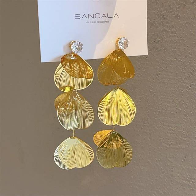 Metal Ginkgo Leaf Tassel Earrings for Women  European and American Exaggerated Dangle Earrings Premium Wedding  Jewelry Gift silver