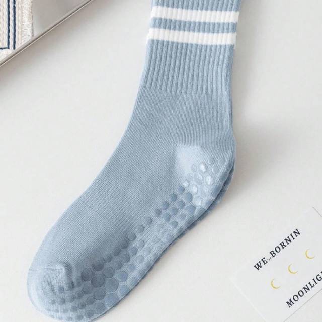 SHEIN 1 Pair Women Anti-Slip Socks, Professional Non-Slip Socks For Yoga, Pilates, Fitness, Gymnastics, Moisture-Wicking, Breathable, Suitable For Daily Use