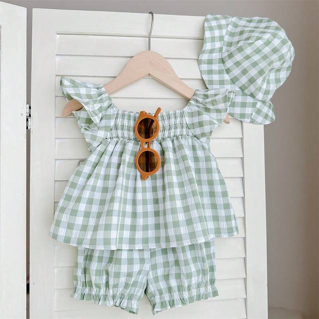SHEIN Baby Girl Cute Summer Checkered Doll Collar Top & Shorts Set With Ruffled Sleeveless Top And Hat, For Christmas