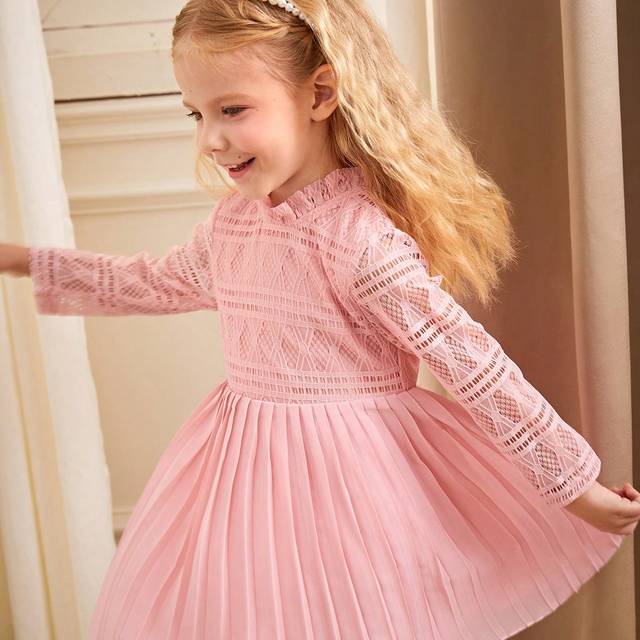SHEIN Young Girls Commuting Casual Pink + Pink Chiffon Dress / This Dress Features A Pink Diamond-Shaped Lace Fabric Combined With Light Pink Chiffon And Pl