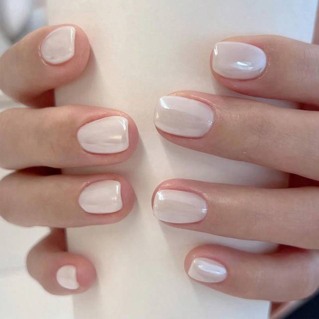 Sanrio 24pcs Japanese Style Luxury Pure White Pearl Color Silk Square-Shaped False Nails + 1pc Jelly Glue + 1pc Nail File Set Press On Nails Nail Supplies