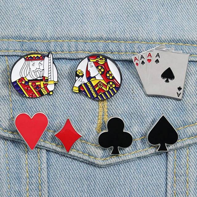 SHEIN 1/7Pcs Creative Classic Playing Card Spades, Plum Blossoms, Red Hearts, Square Shaped Enamel Pins, Fun Cartoon King Queen Brooch, Lapel Badge Accessor