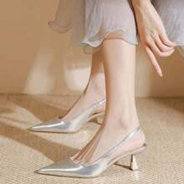 Fairy Style Bekväm Low Vamp spetsad tå Höga klackar med rem, Silver (CN35,CN36,CN37,CN38,CN39,CN40)