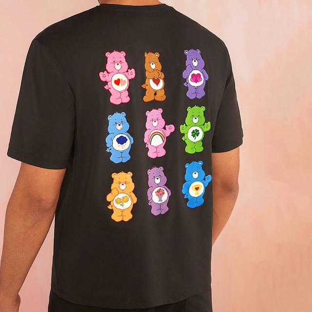 SHEIN Men&#39;s Summer Cartoon Dreamy Fun Dopamine Rainbow Care Bear Pattern Casual Loose Short-Sleeved T-Shirt