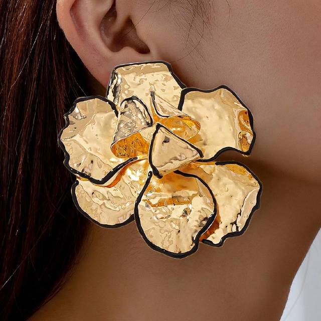SHEIN 1 Pair Golden Color Enameled Big Flower Floral Statement Earring For Women Valentines,Mom,Mother,Mother&#39;s Day,Gift