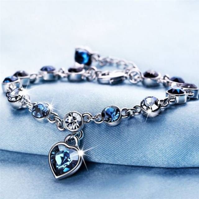SHEIN 1pc European And American Fashion Ocean Heart Shaped Bracelet With Drill, Women Austrian Crystal Bracelet Jewelry Valentines,Mom,Mother,Mother&#39;s Day,G