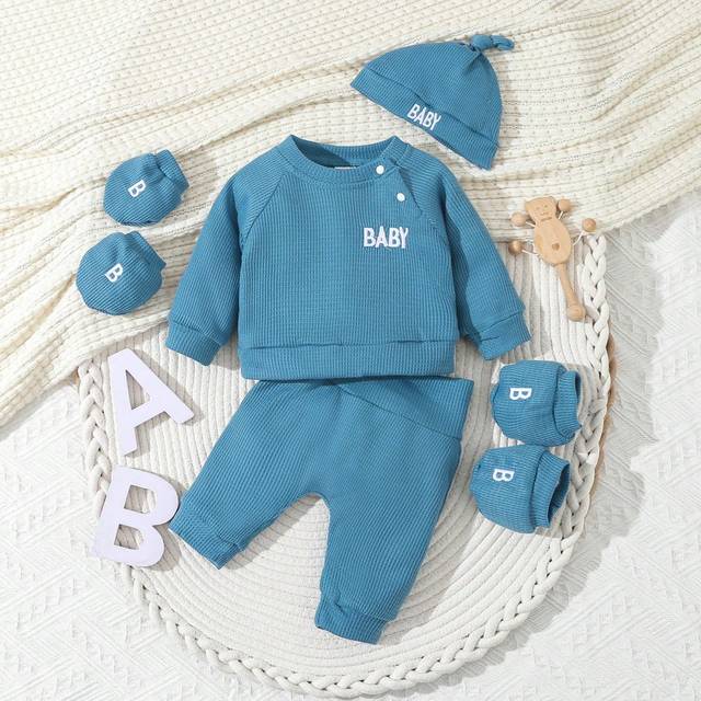 SHEIN 5pcs/Set Baby Boys&#39; Casual Cute Home Wear Letter Pattern Long Sleeve Top And Pants With Hat, Gloves And Socks Set