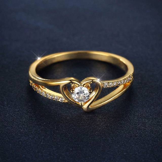 SHEIN Elegant Romantic Sparkling Cubic Zirconia Heart-Shaped Gold Ring, Hypoallergenic Jewelry, Suitable For Wedding, Engagement, Valentine&#39;s Day Gifts Vale