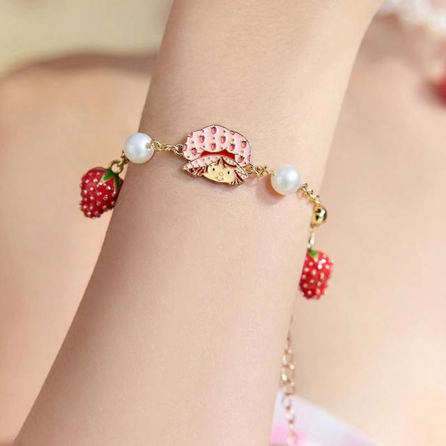 SHEIN Cartoon Figures Zinc Alloy 3D Strawberry Charm Bracelet