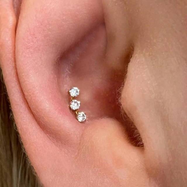 SHEIN 1PC 925 Sterling Silver Fashion Mini Single Row Arched Rhinestone Thread Stud Earring 18K Gold Plated Cubic Zirconia Heart Flat Cartilage Earrings Fin