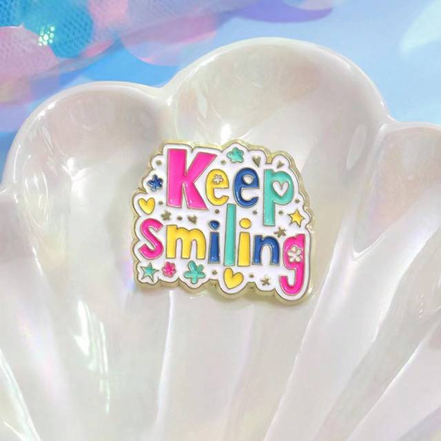 SHEIN 1pc Inspirational Keep Smiling Letter Enamel Brooch, Fashion Cute Apparel & Bag Accessory
