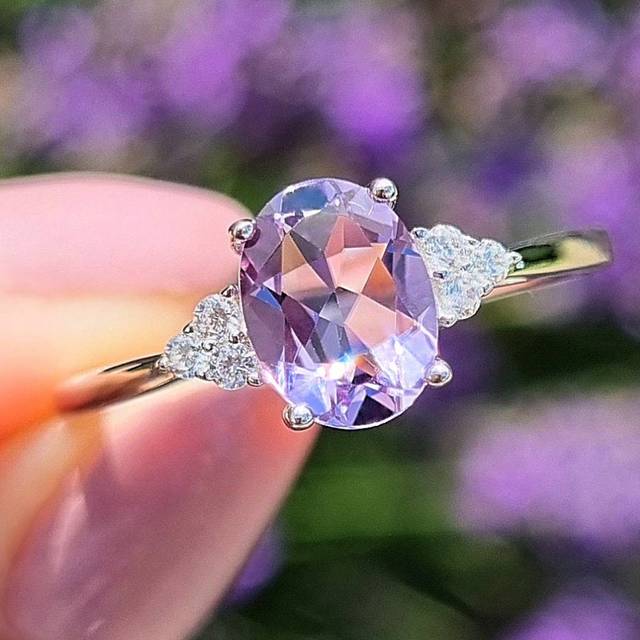 SHEIN 1pc Fashion New Arrival Oval Purple Cubic Zirconia Ring, Engagement Ring For Women And Men, Perfect Gift For Family/Friends/Couple