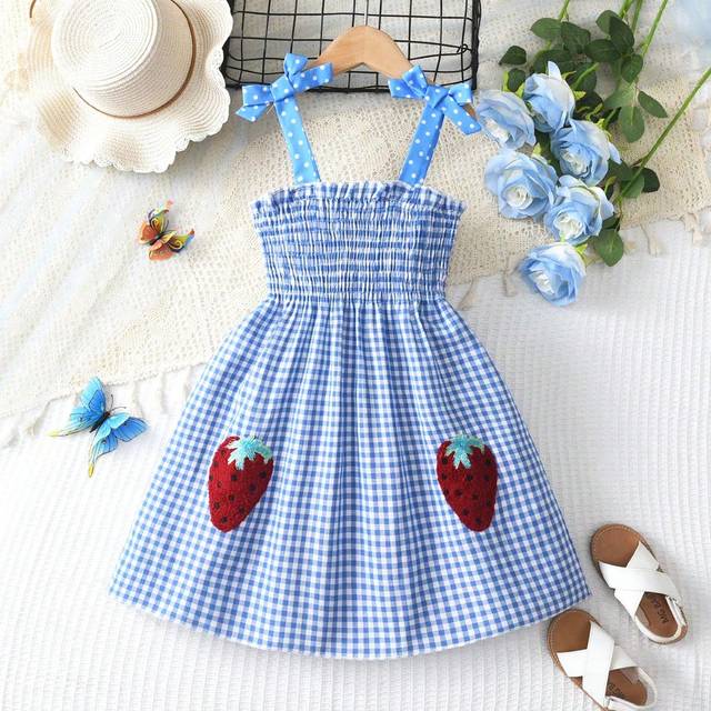 SHEIN Young Girls&#39; Dopamine Polka Dot Ribbon Strap Dress, Ruffled Top With Small Gingham Print, Countryside Style Children Dress