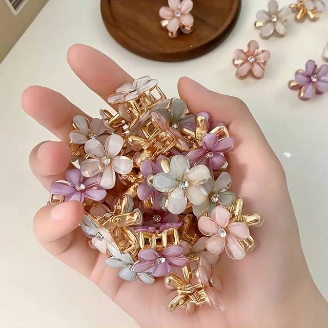 SHEIN 12pcs/Set Assorted Metal Crystal Flower Hair Clips Valentine&#39;s Day Valentines Hair Claws Claw Clips Hair Jaw Clip Hair Clamps Hair Clutch Hair Catcher