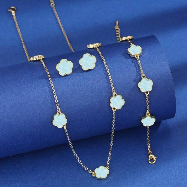 SHEIN 4pcs/Set Luxury Five-Petal Flower Shape Copper Necklace, Bracelet, Earrings Set With Micro-Inlaid , For Women, Dating, Engagement, Wedding, Valentine&#39;