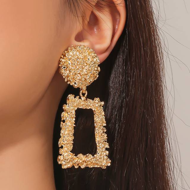 SHEIN 1 Pair Retro European And American Style Alloy Water Drop Shaped Textured Exaggerated Geometric Earrings For Ladies&#34; Daily Wear