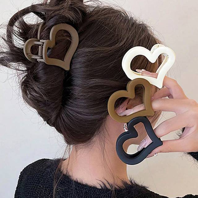 SHEIN 4pcs Women&#39;s Medium 6cm/2.36in Black, White, Brown Heart-Shaped Lightweight Plastic Hair Clips, Fashion Versatile, High-End Elegant Minimalist Solid C
