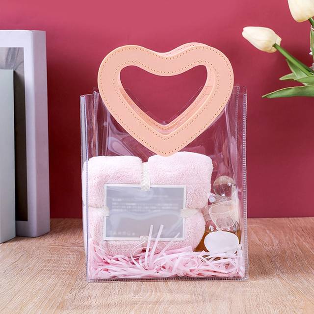 SHEIN 1pc PVC Gift Bag With Handles, Reusable Transparent Plastic Gift Packaging Bag, Bridal Party, Clear Gift Bag, Heart Shape, Anniversary, Handmade Gift