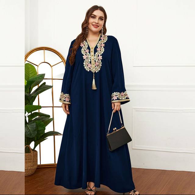SHEIN Plus Floral Embroidery Tassel Trim Dress