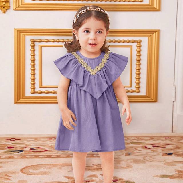 SHEIN Baby Girl Casual Sleeveless Dress With Floral Applique Decor And Ruffle Hem
