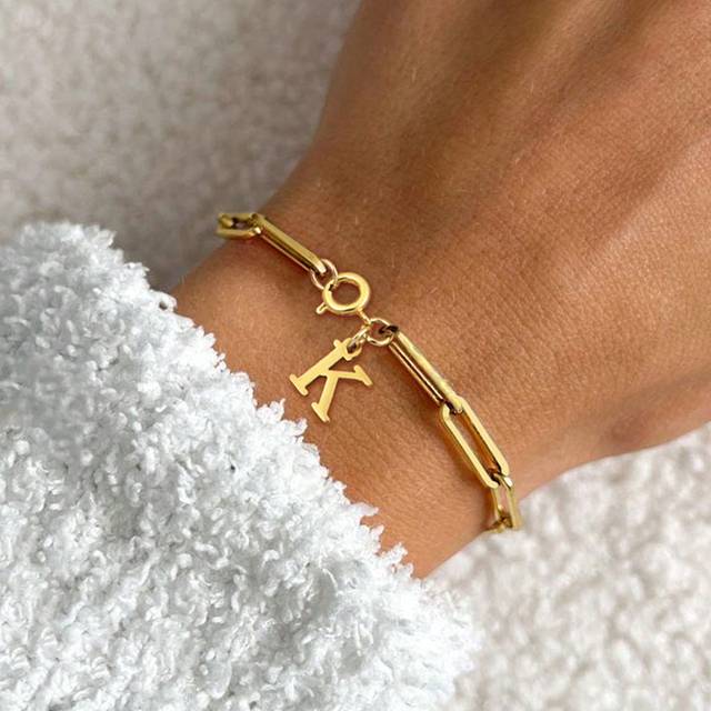 SHEIN 1pc New Stainless Steel Initial Round Buckle Paper Clip Chain Bracelet For Women