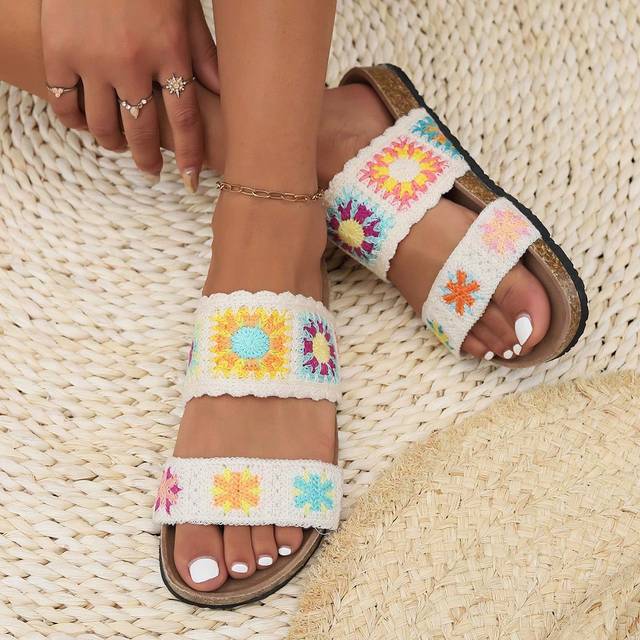 SHEIN Summer Casual Sunflower Knitted Women Slippers,Round Toe Flat Slip-On Outdoor Sandals