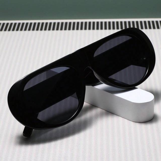 SHEIN 1pc Women&#39;s Round Plastic Fashion Glasses Suitable For Travel, Party, Filtering Harmful Light, Cycling, And Daily Activities Beach Accessories For Wom