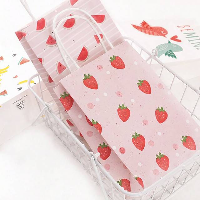 SHEIN 2/12/24pcs/Pack Cute Strawberry Theme Tote Bags, Gift Bags For Birthday, Holidays, Party Favor, Candy Packaging, Christmas