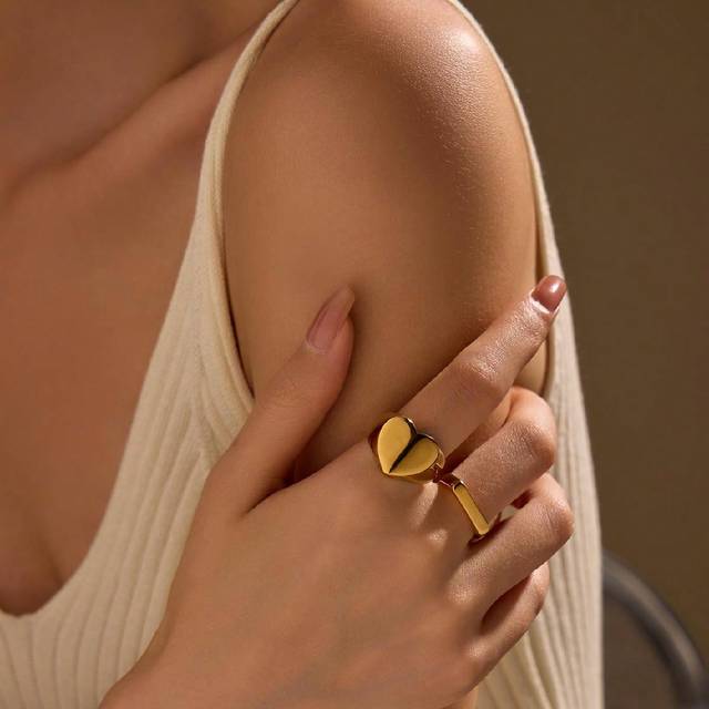 SHEIN 2pcs Stainless Steel Golden Yellow, Fashionable And Simple Style, Love Casting Ring, Rectangular Smooth Ring Set, Suitable For Daily Wear Or Gift Givi