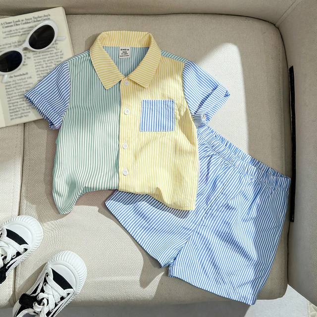 SHEIN Baby Boy Color-Block Decorated Patch Pocket Lapel Short Sleeve Cardigan And Shorts Set
