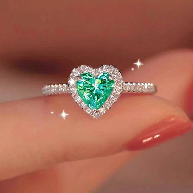 SHEIN S925 Sterling Silver Pink Heart Shaped Zirconia Ring, Romantic Sweet Wedding Band, Minimalist Colorful Heart Birthstone Couple&#39;s Gift Ring, Random Box