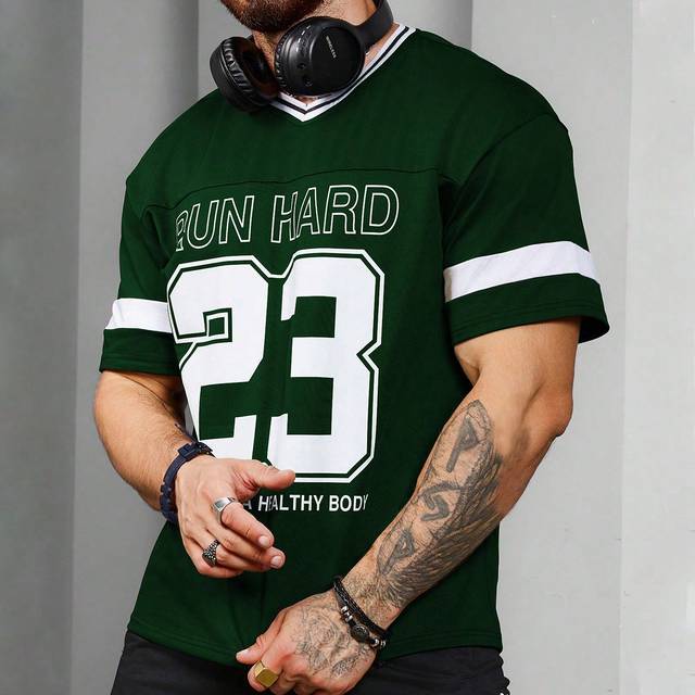 Manfinity Boyfriend Style Men&#39;s Letter Stripe Printed V-Neck Short Sleeve Casual Sports T-Shirt Basic T Shirt Basketball Jersey Boyfriend Style Men Boyfriend St