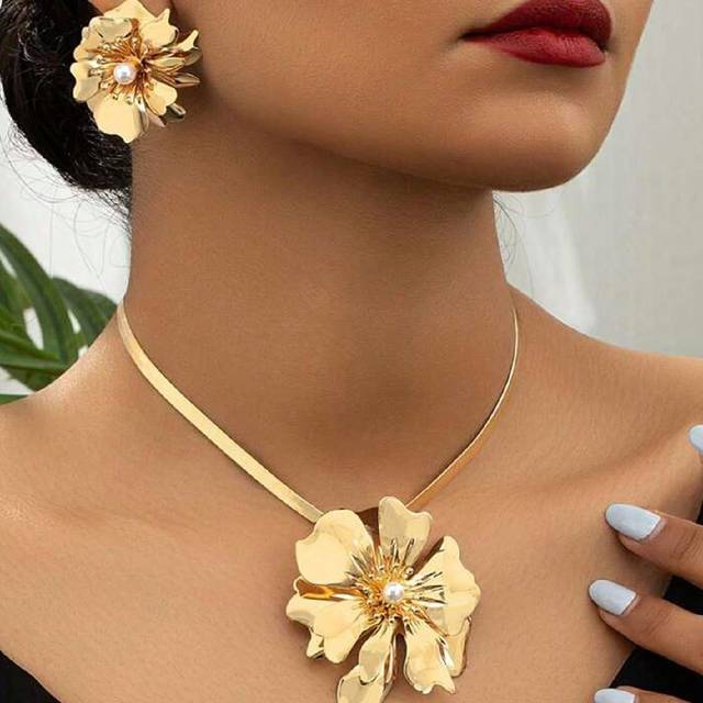 GARMEND 3pcs/Set Women&#39;s Daily Fashion Floral Pendant Necklace And Elegant Flower Earrings Set Valentines