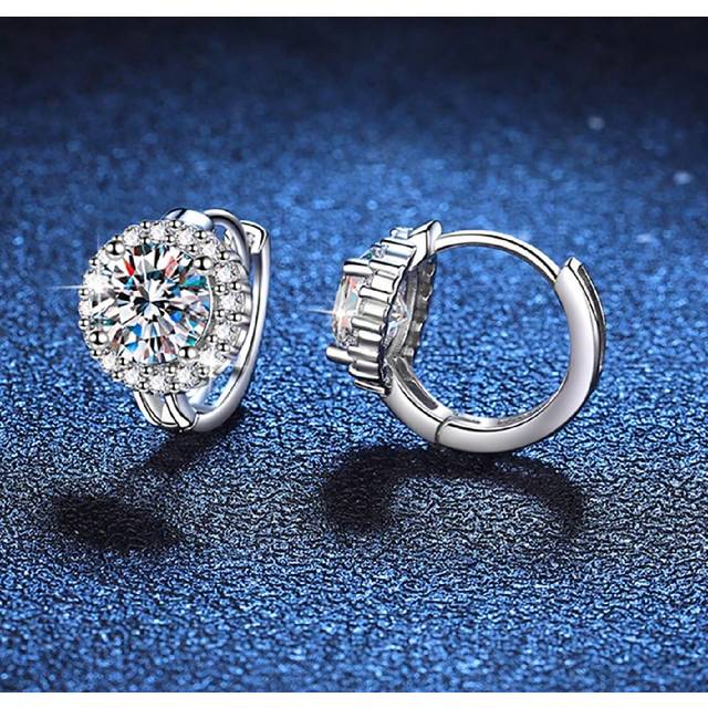 SHEIN 2pcs Fashionable And Versatile 925 Silver 50pt Moissanite Stud Earrings For Women, Suitable For Daily Wear, Office, Party Or As Mother Day Jewelry Gif