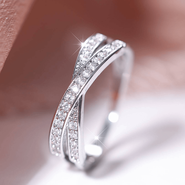 SHEIN 1pc Fashionable Minimalist Cubic Zirconia Inlaid Mini Ring, Perfect For Holiday Gifts