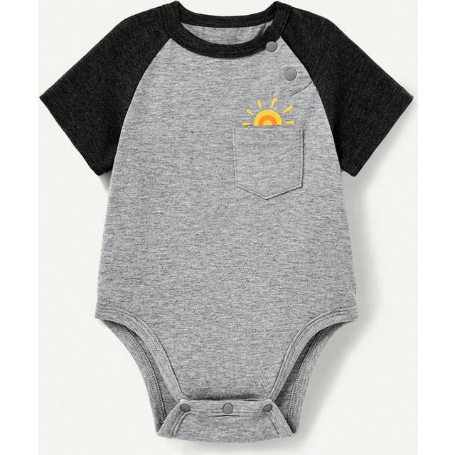 SHEIN Newborn Baby Boy&#39;s Sun Printed Round Neck Color Block Short Sleeve Bodysuit With Shoulder Detail