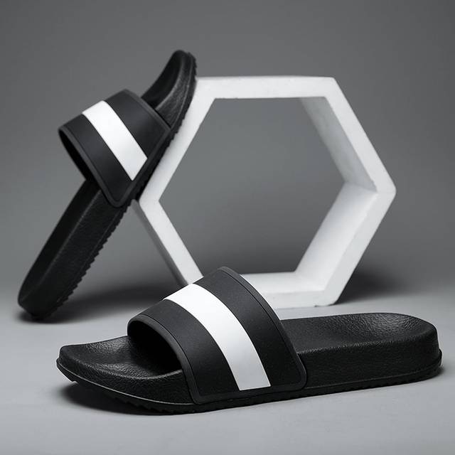 SHEIN Men&#39;s Outdoor Casual Striped Gym Shower Sandals