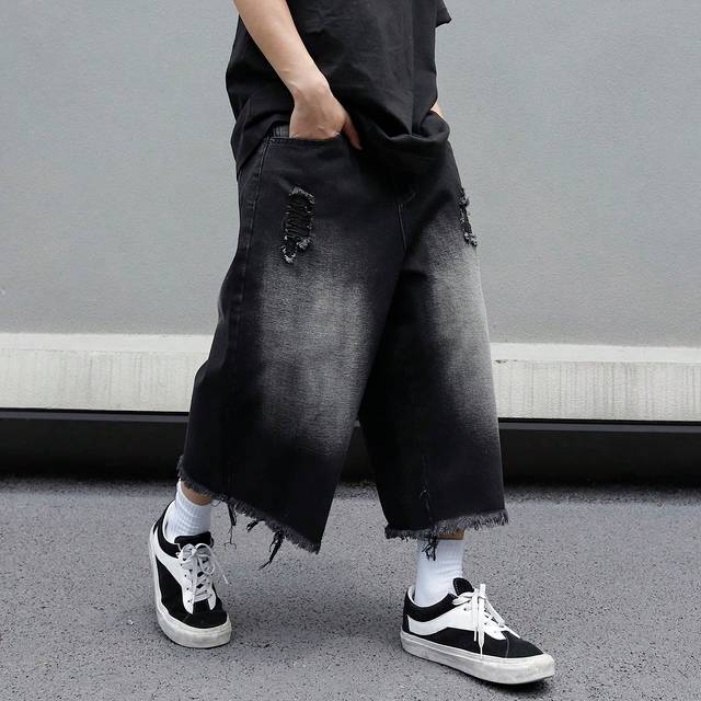 Manfinity Men&#39;s Loose Fit Casual Denim Shorts With Pocket Insertion And Frayed Hem Oversize Long Shorts Plain Black Party Street Wear Rapper Jorts