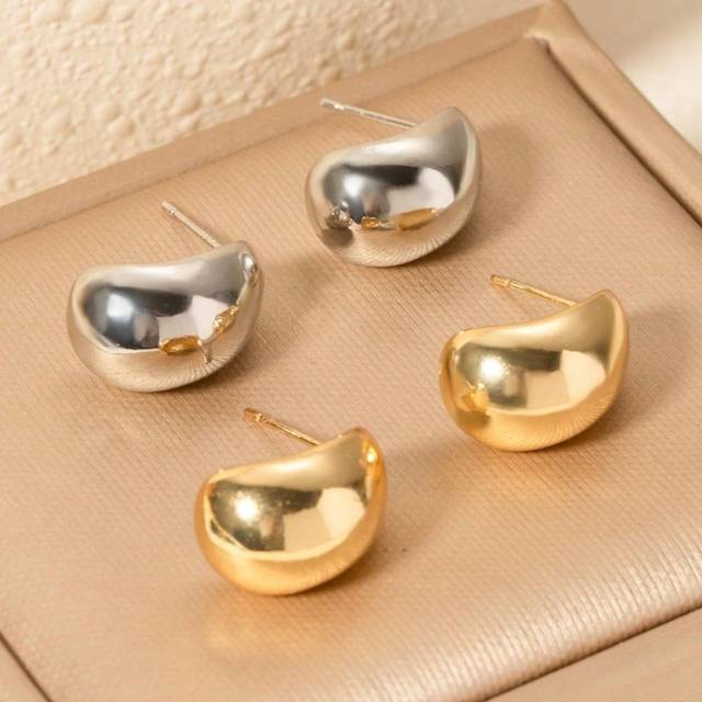 SHEIN 1pair Women&#39;s Fashionable Simple Oval Beanie Stud Earrings, Classic Versatile Elegant Metallic Glossy Waterdrop Earrings For Date, Graduation Gifts
