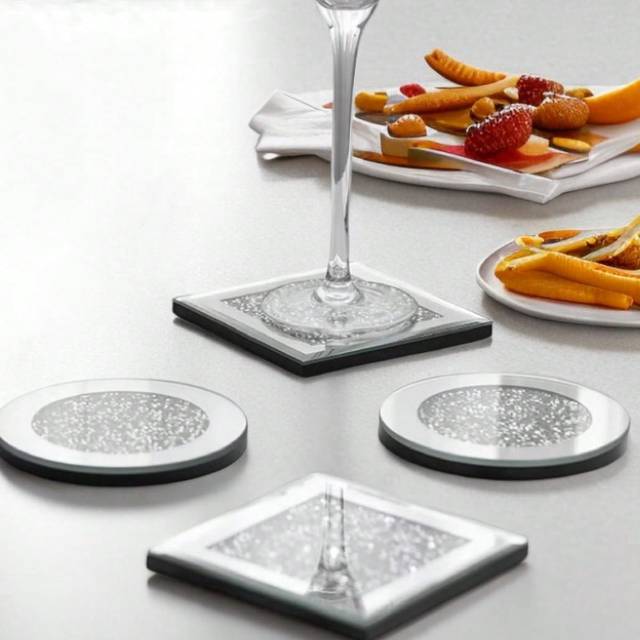 SHEIN 2pcs Crystal Glass Coasters With Simple Diamond Filling And Mirror Surface, 2 Square & 2 Round, Suitable For Home Daily Use Or Party Decoration