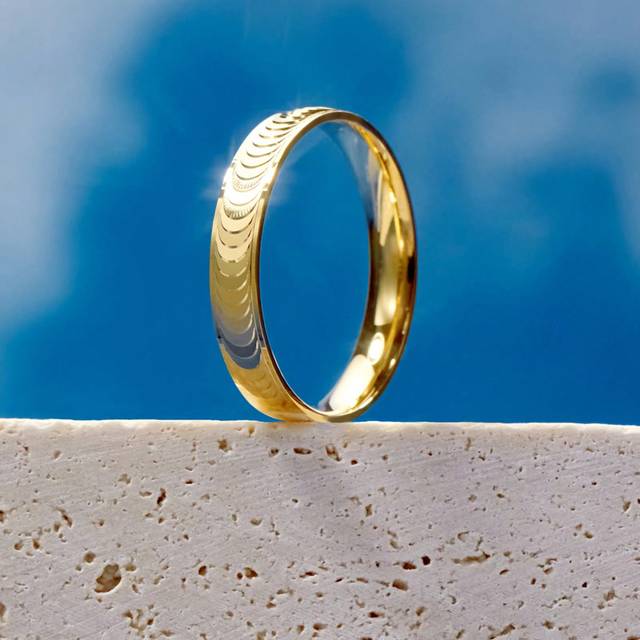 SHEIN 1Pc Exquisite S925 Silver Men Wedding Bands Rings Plated 18K Gold Cutting Sparkling Moon Pattern Suitable For Men&#39;s Vacation And Daily Wear